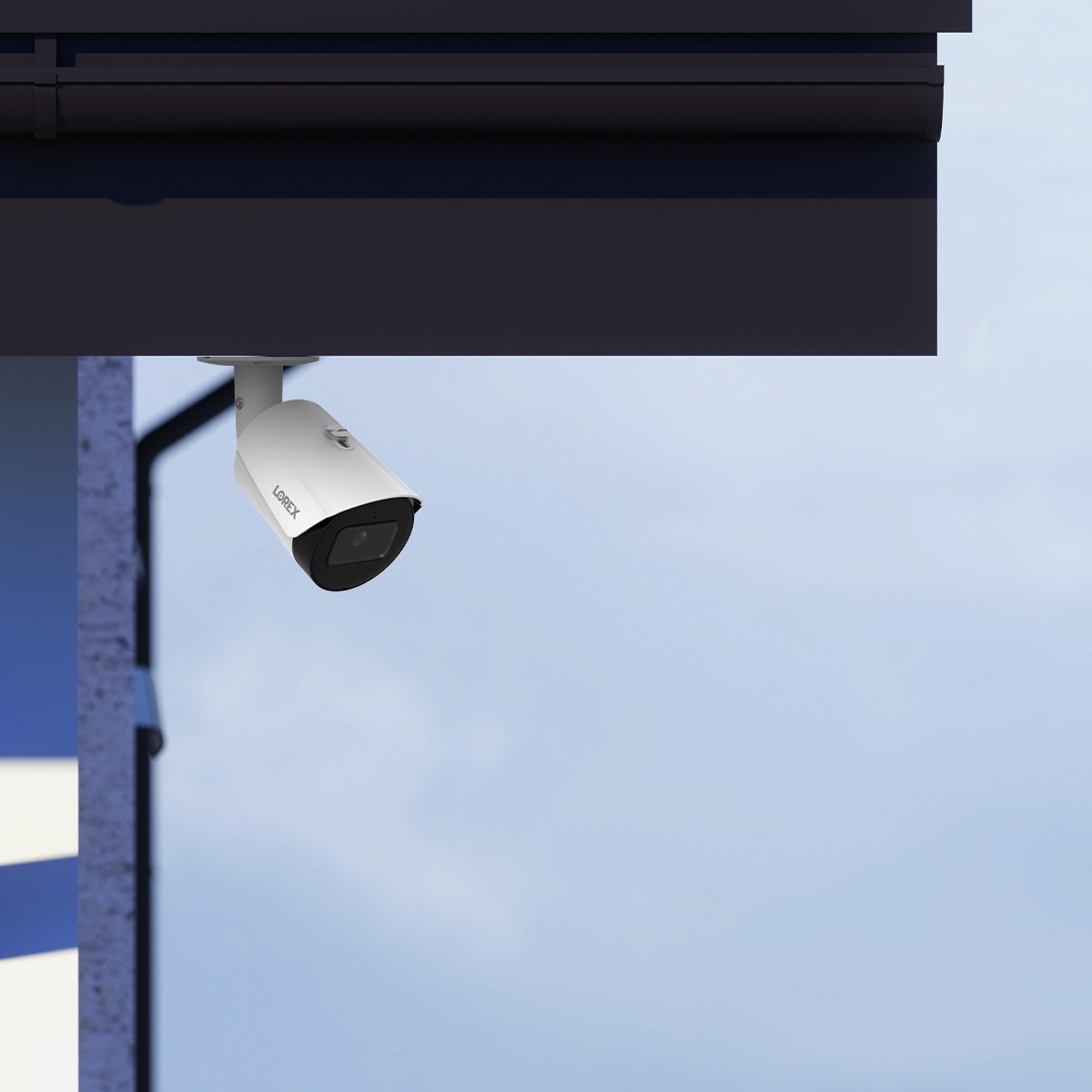 Lorex Fusion Series 4K+ 16 Channel (8 Wired + 8 Fusion Wi-Fi) 2TB Wired System with A14 Wired 4K IP Bullet Cameras